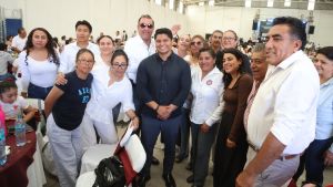 Reconoce Omar Mu&ntilde;oz a docentes por su compromiso con la educaci&oacute;n