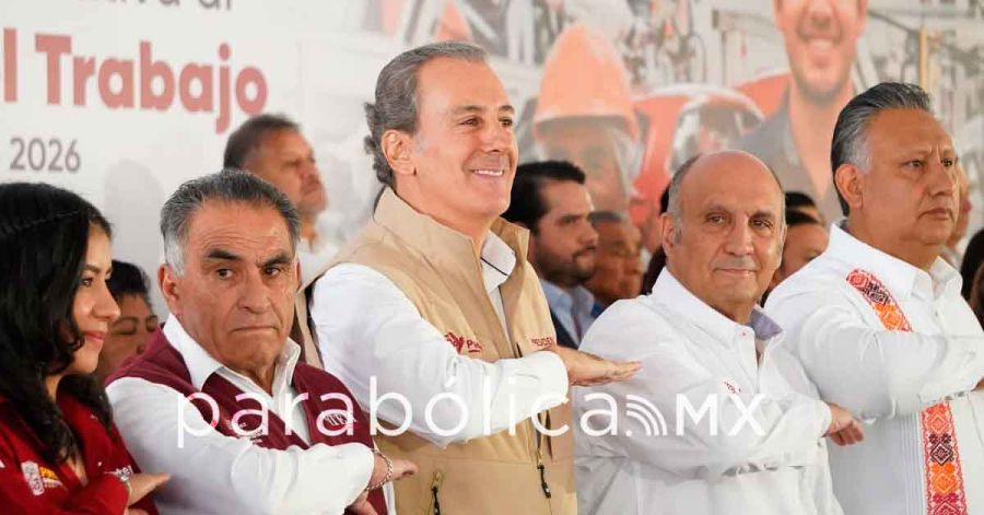 Participa Pepe Chedraui en ceremonia c&iacute;vica por el D&iacute;a Internacional del Trabajo