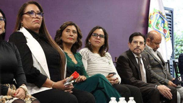 Reconocen en el Congreso del Estado trayectoria de Juan Jos&eacute; Origel