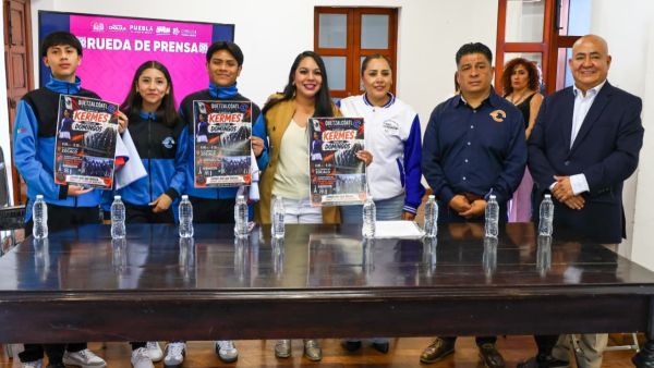 Brinda apoyo Tonantzin Fern&aacute;ndez a la Marching Band Quetzalc&oacute;atl del CELMA