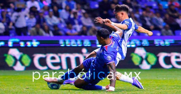 Sorprende Pachuca a Cruz Azul en el Estadio Cuauht&eacute;moc
