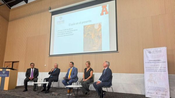 Realiza An&aacute;huac Puebla conversatorio sobre Gilberto Bosques