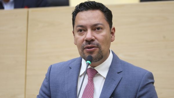 Propone Andr&eacute;s Villegas que polic&iacute;as porten c&aacute;maras corporales