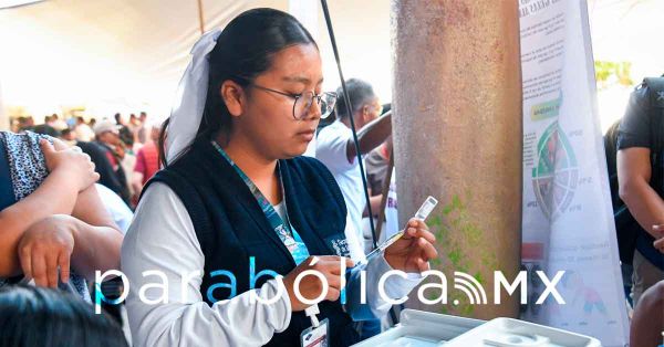 Mantiene Salud e IMSS vacunaci&oacute;n contra sarampi&oacute;n en espacios p&uacute;blicos de la capital poblana