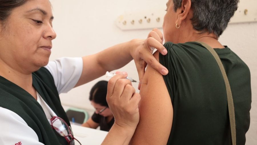 Acerca DIF San Pedro servicios de salud a personas adultas mayores