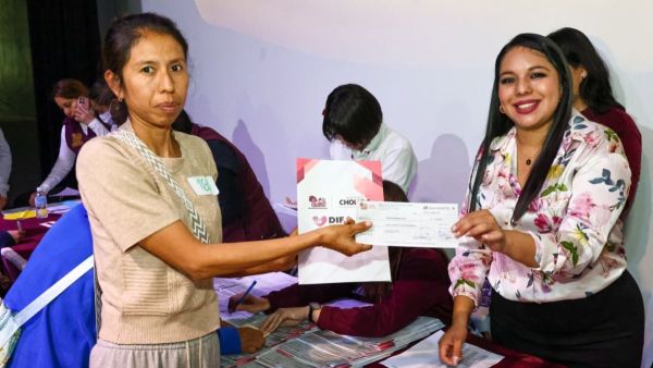 Realiza Tonantzin Fern&aacute;ndez entrega de apoyos de Mujeres Hero&iacute;nas