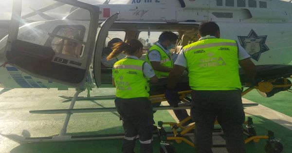 Realizan traslado a&eacute;reo desde Chiautla de Tapia