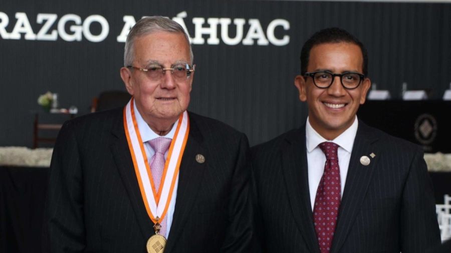 Reconoce An&aacute;huac Puebla trayectoria del Dr. Guillermo Ruiz Arg&uuml;elles