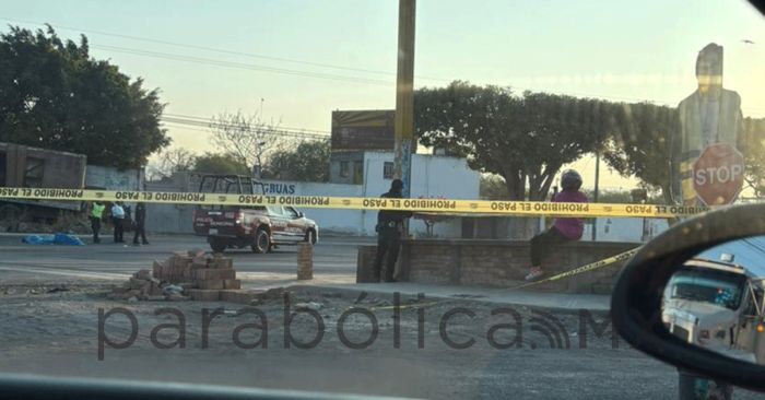 Muere motociclista tras ser atropellado en Tehuac&aacute;n; el responsable huy&oacute;