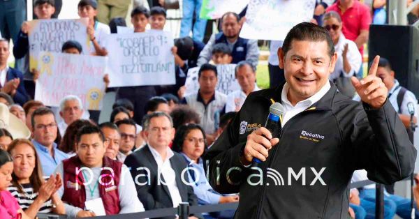 Entrega Armenta 31 apoyos de Obra Comunitaria para Atempan, Ayotoxco, Hueytamalco y Teziutl&aacute;n