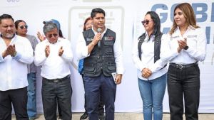 Entrega Omar Mu&ntilde;oz rehabilitaci&oacute;n vial en San Lorenzo Almecatla