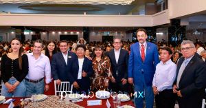 Sindicato de bur&oacute;cratas celebra su aniversario con un incremento salarial del 9%