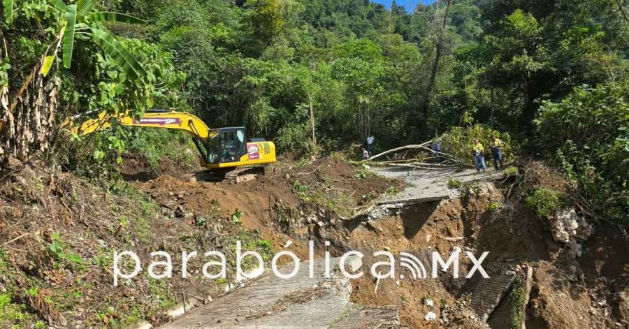 Atienden M&oacute;dulos de Maquinaria deslaves en Hermenegildo Galeana y Tepatl&aacute;n: Infra