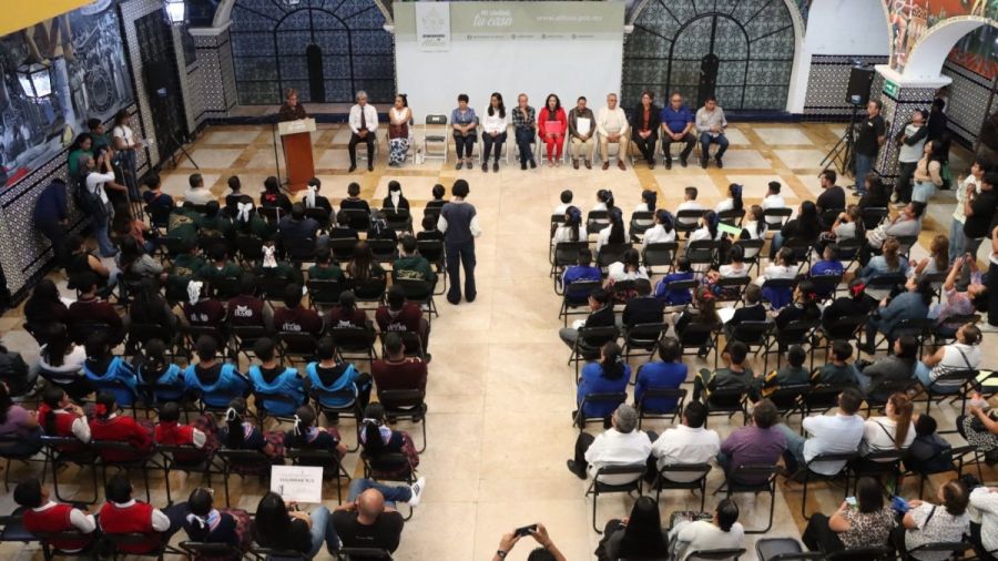 Premia Atlixco a ganadores del desfile e himno del 4 de Mayo