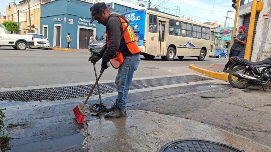 Inicia OOSL programa &ldquo;Barriendo tu Calle&rdquo; en San Pedro Cholula