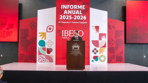 Expone Alejandro Guevara su Primer informe como rector de la IBERO Puebla