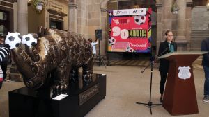 Inaugura Comuna la expo "90 minutos: la pasi&oacute;n del f&uacute;tbol"