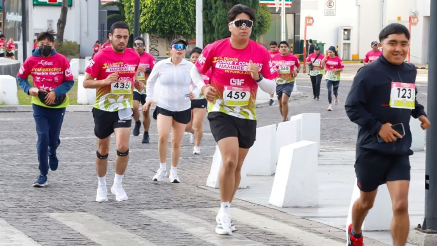 Un &eacute;xito la Carrera &ldquo;Corre y Comparte, Hambre Cero Puebla 2026&rdquo;