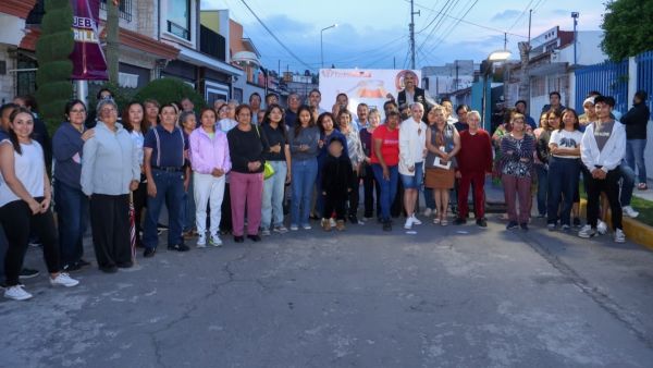 Moderniza Comuna alumbrado p&uacute;blico en Galaxia Bosques de Amalucan