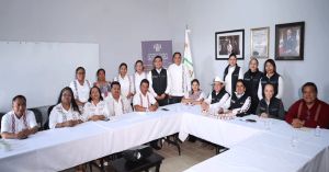 Entrega Congreso copia de decreto que declara al Municipio de San Gabriel Chilac como Capital del Ajo