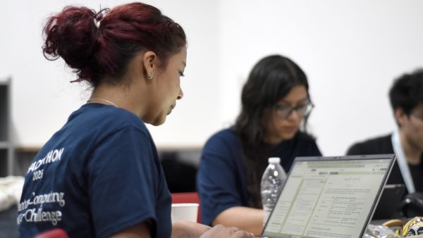 Destacan alumnos BUAP en el &ldquo;Hackathon LATAM 2026&rdquo;