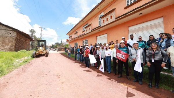 Arranca Bety S&aacute;nchez pavimentaci&oacute;n de una calle en Tomatl&aacute;n