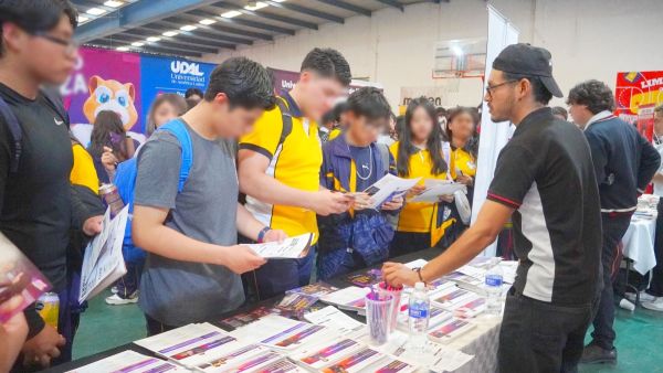 Brinda Expobecas Universitarias oportunidades a texmeluquenses