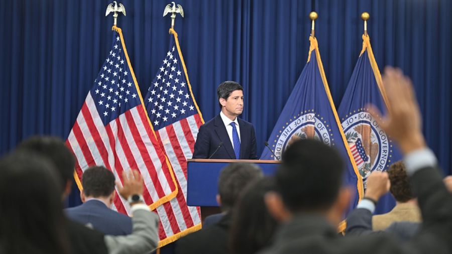 Explota Donald Trump contra la FED por subir la tasa de inter&eacute;s