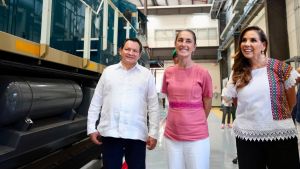 Anuncia Sheinbaum llegada de 12 locomotoras del Tren Maya de carga