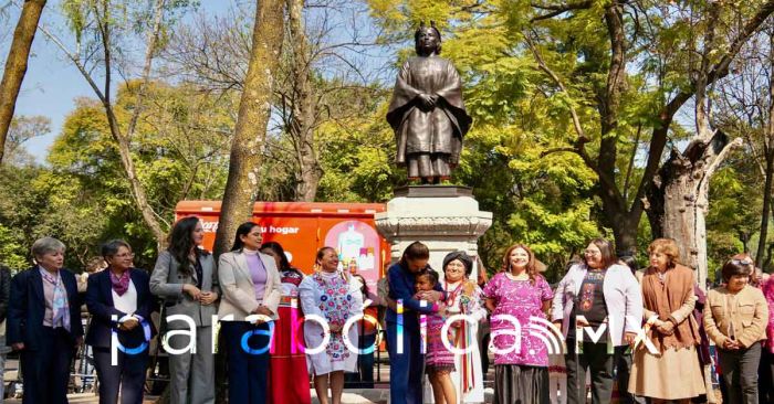 Devela Sheinbaum en Paseo de la Reforma esculturas dedicadas a mujeres ind&iacute;genas