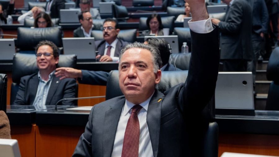 Reaparece senador Enrique Inzunza; niega haberse entregado a EU