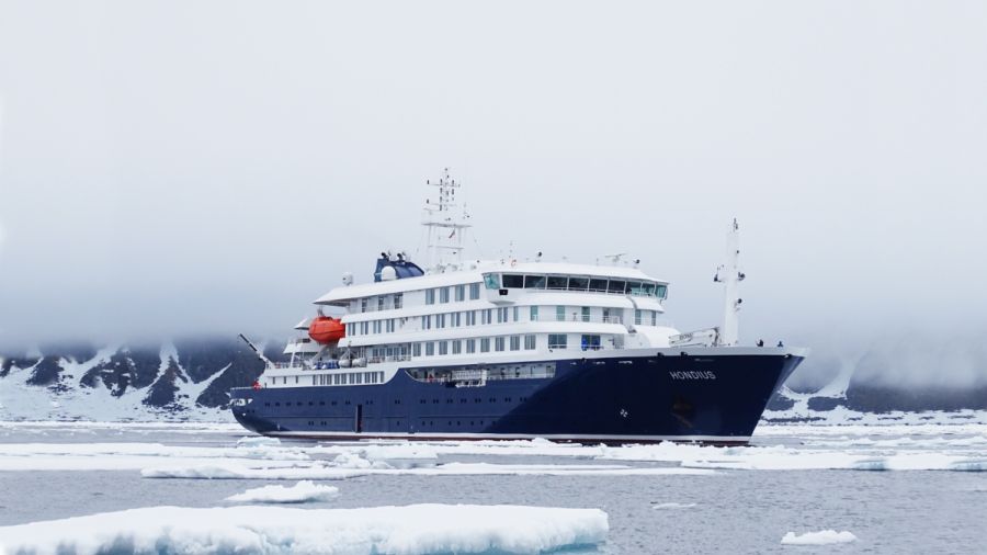 Atracar&iacute;a en Las Canarias, crucero con hantavirus