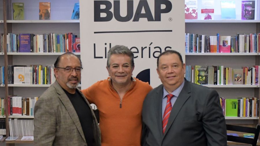 Destaca Freddy Ortega en la BUAP c&oacute;mo lidiar con el caos