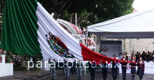 &ldquo;La patria se construye trabajando", dice Pepe Chedraui al iniciar el Mes Patrio