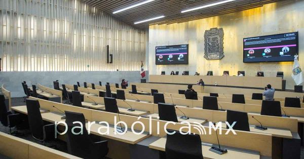 Le insisten&nbsp;regidores de Acatl&aacute;n al Congreso revocar a Lupita B&aacute;rcenas&nbsp;