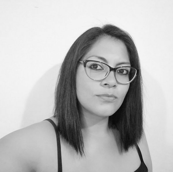 Yazm&iacute;n Curiel 